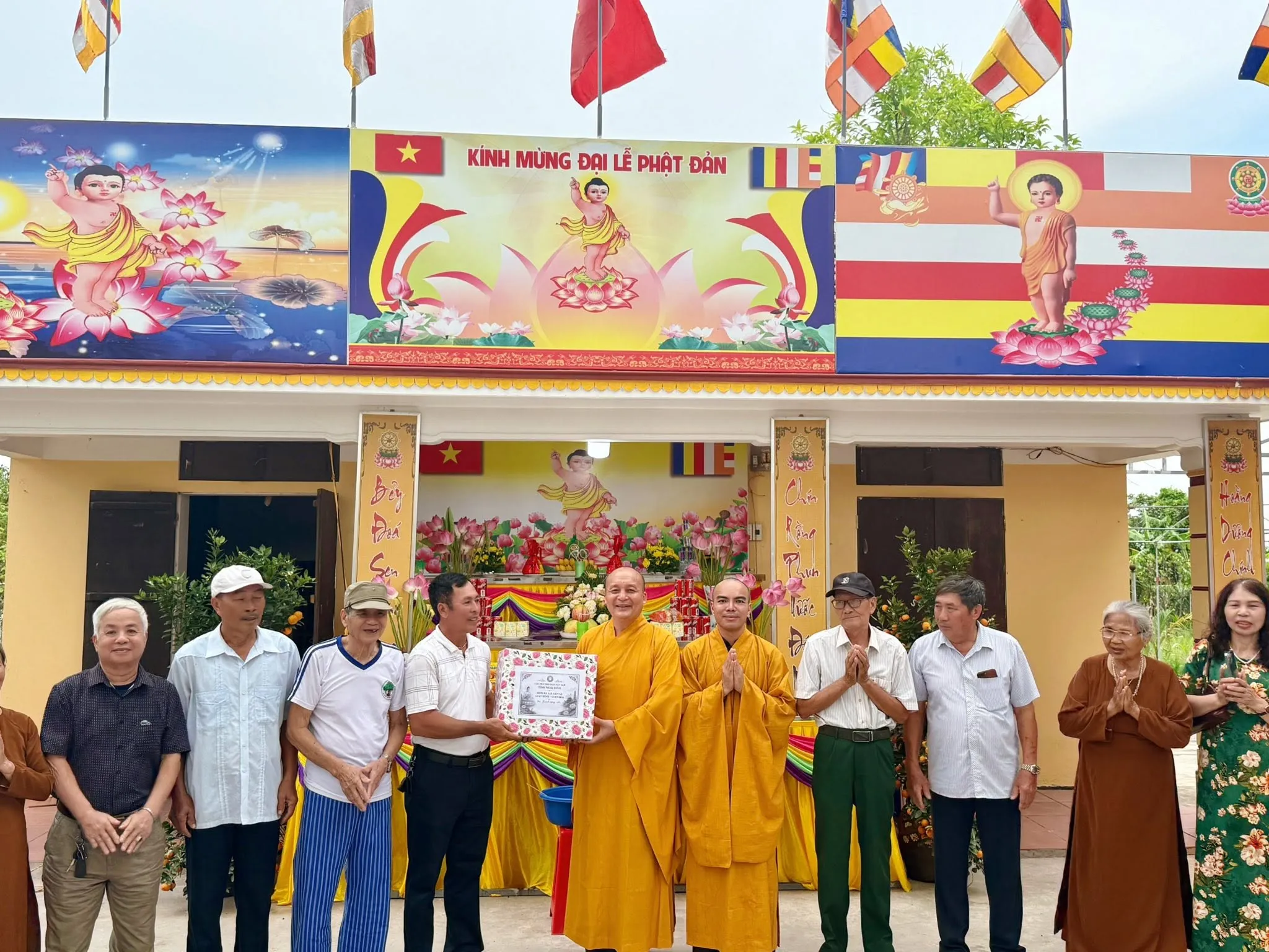 Ảnh 1 — Mừng Phật Đản trên Quê Hương miền Ba Lạt (Giao Thuỷ, Nam Định)
