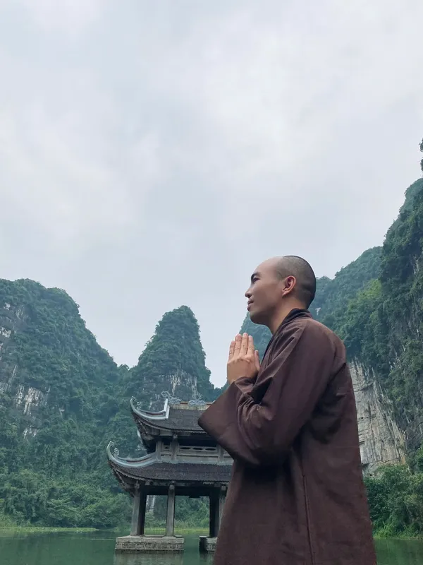 Theo gót tinh khôi