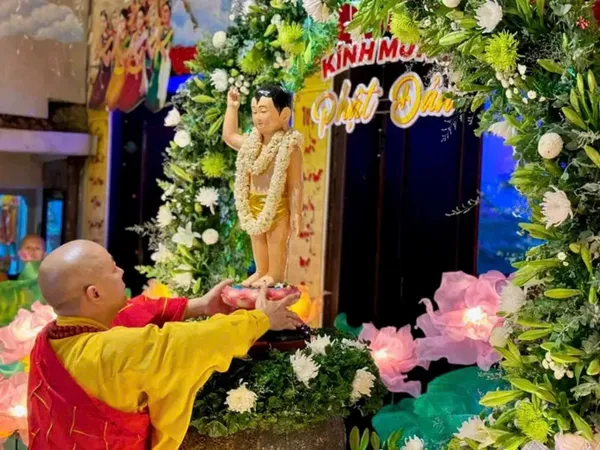 Thầy đi tìm con