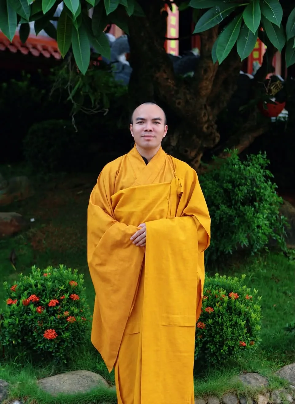 Ảnh 1 — Dù đục dù trong, con sông vẫn chảy