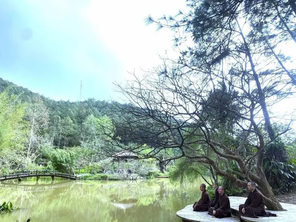 Dù mai có thể muôn phương