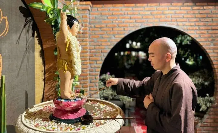 Ảnh 2 — Thầy đi tìm con