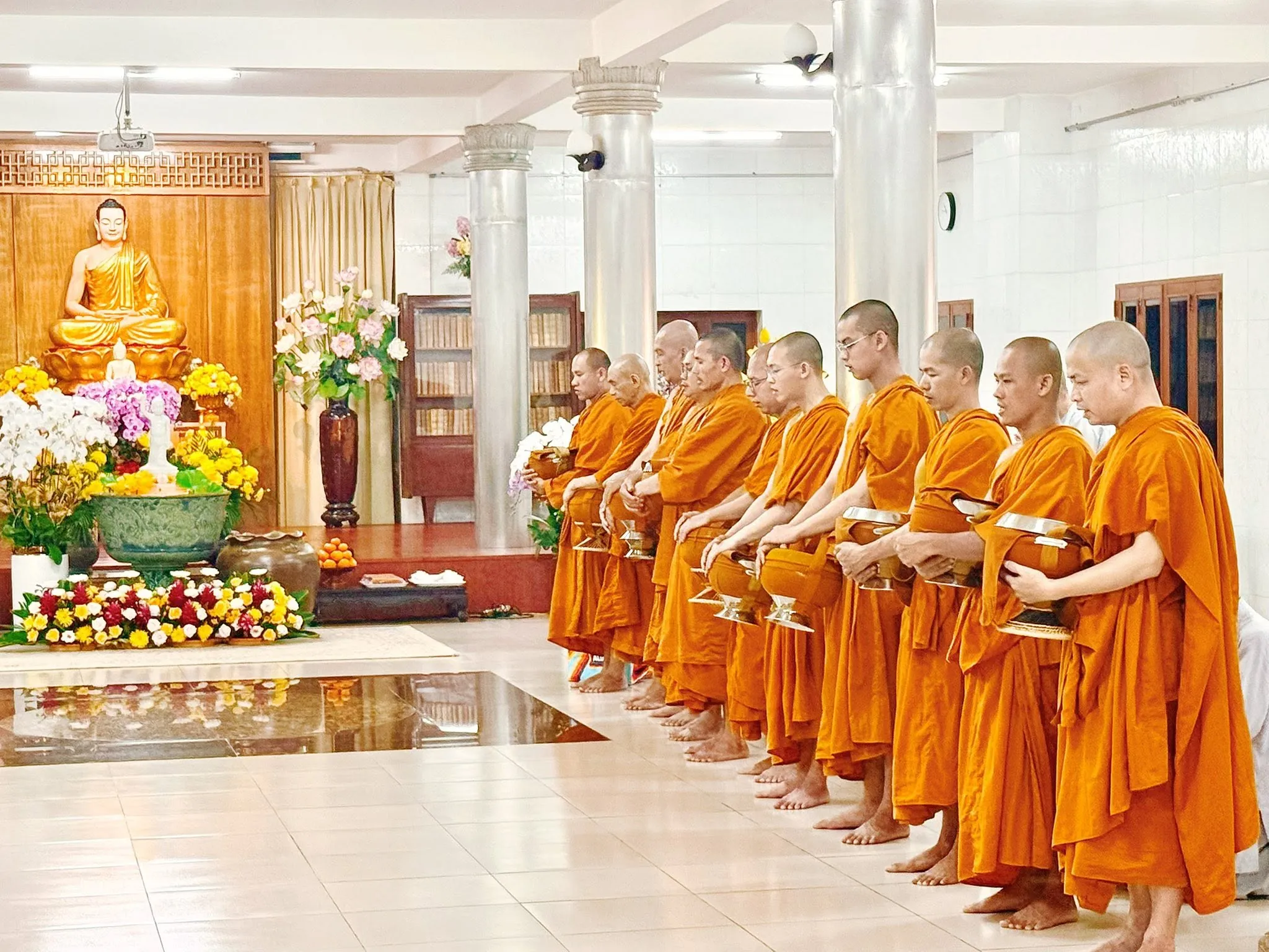 Ảnh 2 — Thong dong một dáng thiền tu