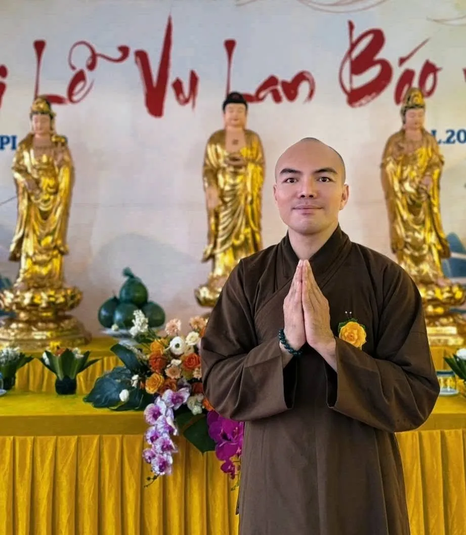 Ảnh 2 — Vu Lan trăng sáng vườn chùa