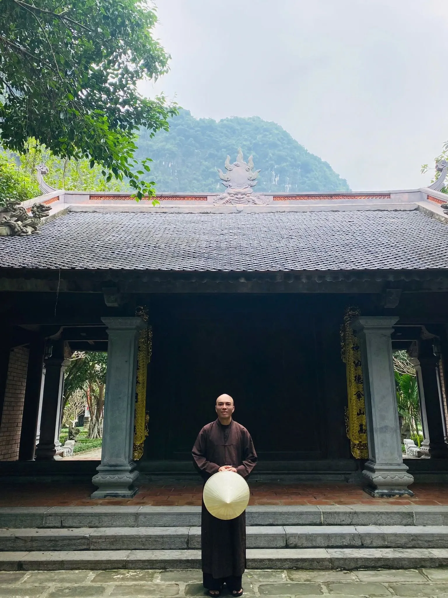 Ảnh 3 — Theo gót tinh khôi