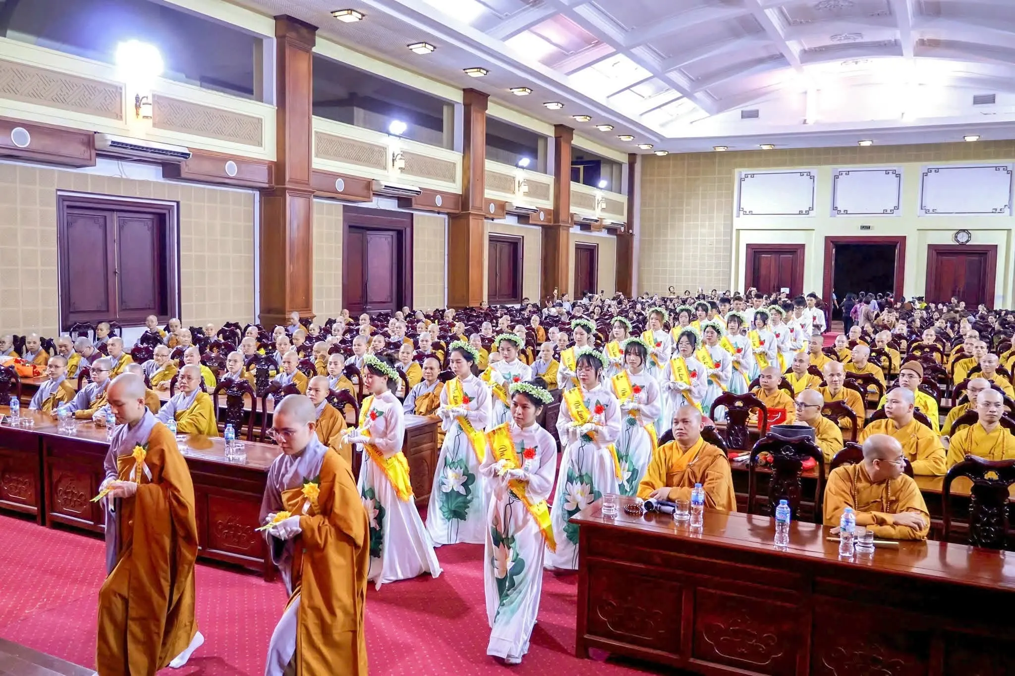 Ảnh 5 — Ai còn mẹ xin đừng làm mẹ khóc