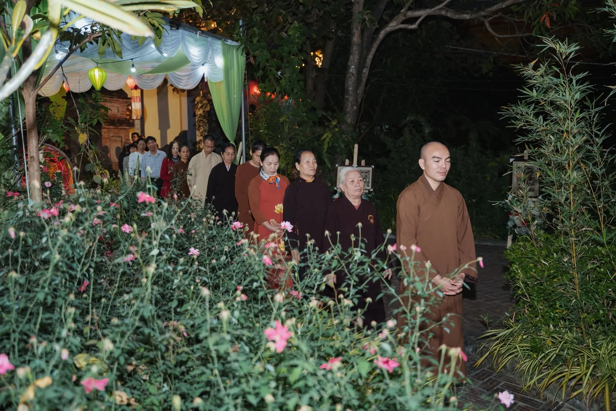 Ảnh 16 — Đồng Vọng
