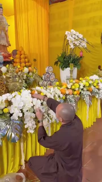 Thong dong sư anh nhé…Xin tặng người một vị Phật tương lai